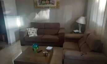 Imagem 5: Casa com garagem grande