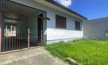 Imagem 2: Casa para locação com 02 dormitórios e garagem coberta no bairro Monte Carlo em Cachoeirin