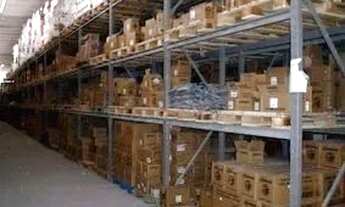 Imagem 3: Galpão 2.500m. Realengo Esquina c/ a Av. Brasil. Altura do posto Vagão. Sentido Centro