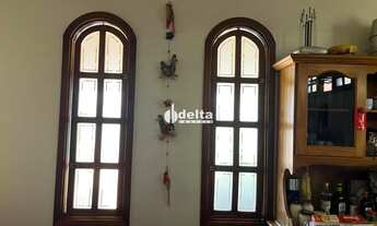 Imagem 6: Casa residencial disponível para venda no bairro Segismundo Pereira em Uberlândia-MG