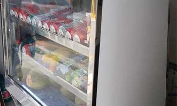 Imagem: Vendo vitrine gelado