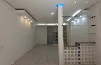 Imagem 2: LOJA NO CENTRO PRAÇA XV (AO LADO DA CATEDRAL