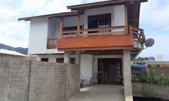 Imagem: Casa com 3 suítes em Balneário Camboriú