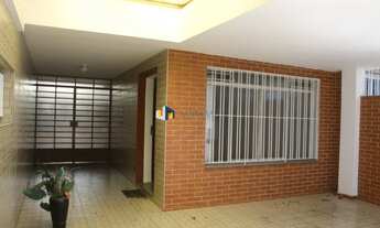 Imagem 3: Sobrado com churrasqueira, passadiço com jardim e edícula ! Região com boa infra estrutura