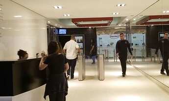 Imagem 2: Sala para Alugar no bairro Jardins em São Paulo - SP. 4 banheiros, 3 vagas na garagem, cop