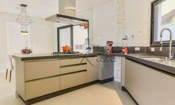 Imagem 7: Casa de condomínio sobrado para venda tem 510 metros quadrados com 4 quartos