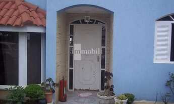 Imagem 2: Casa em condomínio fechado, com 4 quartos e 2 suítes, bem localizado