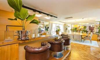 Imagem 3: Apartamento com 3 suítes e 4 vagas de garagem no bairro Três Figueiras em Porto Alegre