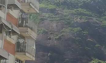 Imagem 2: Apartamento para venda possui 133 metros quadrados com 3 quartos em Botafogo - Rio de Jane