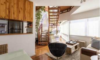 Imagem 3: Cobertura reformada, 3 vagas, com enorme varanda coberta com ar condicionado e churrasquei