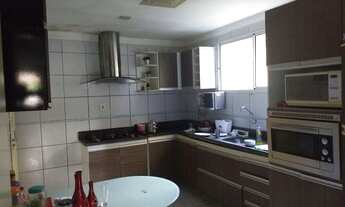 Imagem 2: Sobrado para venda possui 235 metros quadrados com 4 quartos em Centro - Caldas Novas - GO