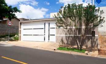 Imagem: Casa com 3 Dormitórios - 1 suíte - Oportunidade