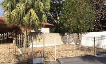 Imagem: Vendo casa ampla com ótima localização