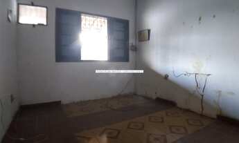 Imagem 6: Casa 2 Dormitórios e Edícula com muito espaço no Centro de Caraguatatuba