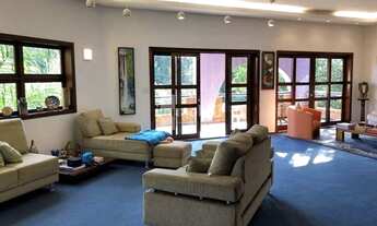 Imagem 4: CASA COM ELEVADO COM 4 DORMITÓROS NA GRANJA VIANA - CLUBE DE TENIS