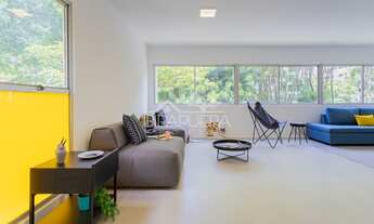 Imagem 2: Perfeito apartamento de 166m2 com 4 dormitórios, sendo 1 suíte, 3 banheiros e 2 vagas à ve