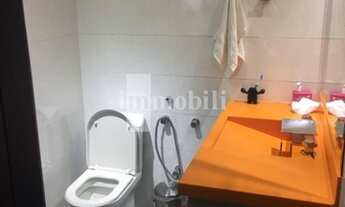 Imagem 7: 210 ÚTEIS.IMÓVEL TOMBADO.NÉO CLÁSSICO. UM POR ANDAR. PRÉDIO DE ÉPOCA. UM POR ANDAR.TERRAÇO