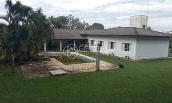 Imagem 3: Bela Casa com ampla área verde a venda em condomínio fechado