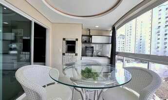 Imagem 2: Lindo Apartamento Mobiliado com ampla sacada com churrasqueira a carvão