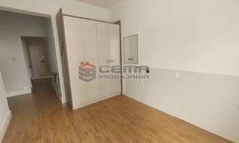 Imagem 4: Excelente Conjugado na quadra da Praia do Flamengo COM SEGURO FIANÇA GRÁTIS