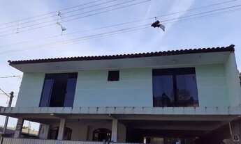 Imagem 2: Alugo sobrado com sacada 2 quartos amplos