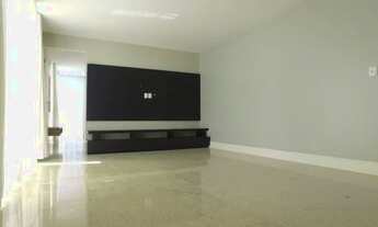 Imagem 7: Casa de condomínio sobrado para aluguel possui 380 metros quadrados com 5 quartos