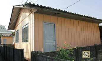 Imagem 2: Casa de Madeira - R Almirante Goncalves, 508 - Reboucas - Curitiba - PR