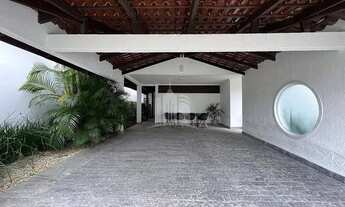 Imagem 3: Casa Alto Padrão em Condomínio Fechado próximo a Praia Brava