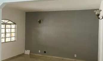 Imagem 4: Excelente casa desocupada no Residencial Santos dumont, frente livre. Aceita financiamento