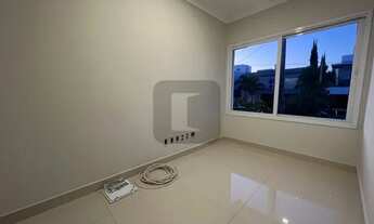 Imagem 6: Sobrado generoso disponível para venda e locação no Swiss Park, Campinas