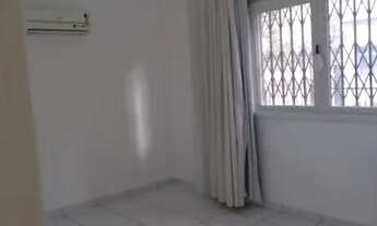 Imagem 4: Apartamento sala quarto cozinha e banheiro com dependências na Tijuca