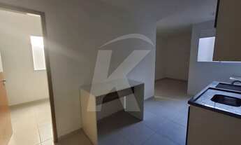 Imagem 2: Apartamento com 2 quartos, sala, cozinha, banheiro e área de serviço