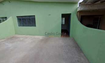 Imagem: Casa com 2 quartos para alugar, contendo