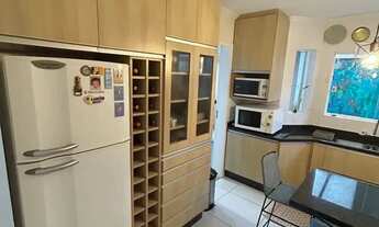 Imagem 3: Casa para venda possui 175 metros quadrados com 3 quartos em Santa Felicidade - Curitiba