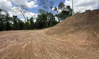 Imagem: Lote/Terreno à Venda, 2.047 m² por R$