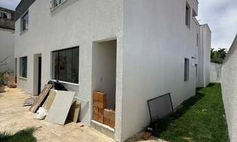 Imagem 3: Casa com 3 Quartos e 2 banheiros à Venda, 100 m² por R$ 490.000