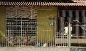 Imagem: Casa à venda com 3 quartos e piscina na