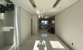 Imagem 6: Sofisticação e Conforto no Coração da Cidade Casa de Alto Padrão com Pátio Privativo