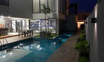 Imagem 2: Casa de condomínio para venda possui 350 metros quadrados com 4 quartos sendo 3 suítes