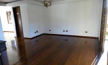 Imagem 5: Sobrado para venda tem 307 metros quadrados com 4 quartos em Uberaba - Curitiba - PR