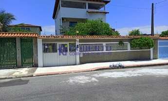 Imagem: Linda casa com quintal no centro de Nova