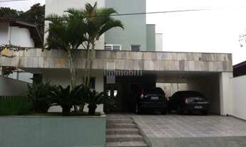 Imagem: Casa com pé direito duplo, ótima localização