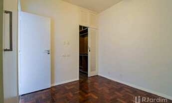 Imagem 3: Metrô próximo, Portaria 24h, Apartamento com 2 quartos (suíte), 2 banheiros, vaga de garag