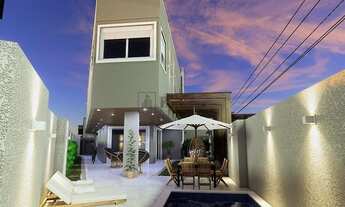 Imagem: Casa nova no Centro de Camboriú