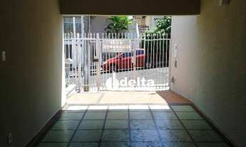 Imagem 2: Casa com 5 dormitórios para alugar, 45 m² por R$ 3.500/mês - Lidice - Uberlândia/MG