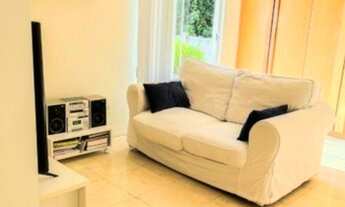 Imagem 6: Casa de condomínio para venda possui 348 metros quadrados com 4 quartos