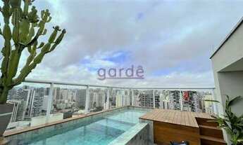 Imagem: Cobertura com piscina e reformada