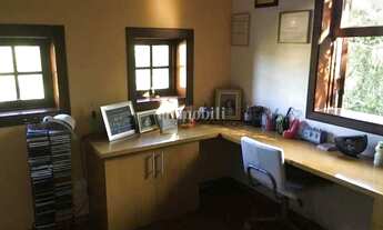 Imagem 7: CASA COM ELEVADO COM 4 DORMITÓROS NA GRANJA VIANA - CLUBE DE TENIS