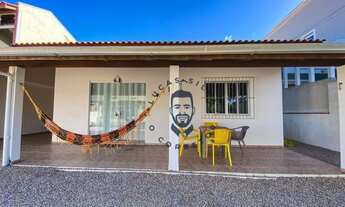 Imagem 2: Casa com 3 quartos para locação de temporada na praia de Mariscal em Bombinhas SC - CODL97