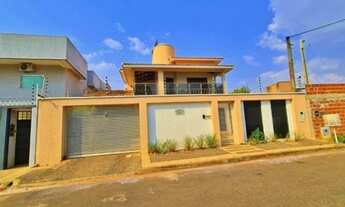 Imagem: Alugo sobrado excelente localização